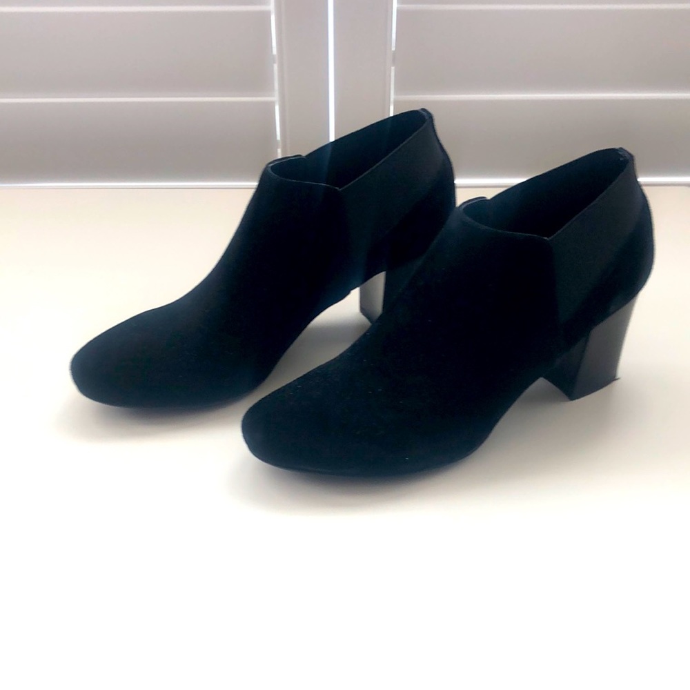 Mint Condition Vaneli Shoes